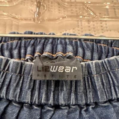 Lot 395 Ladies Denim Clothing