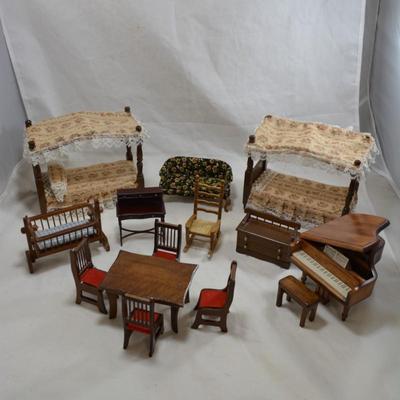 Lot of Vintage Doll House Furniture