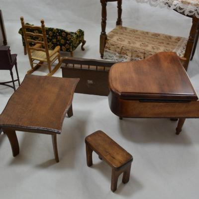 Lot of Vintage Doll House Furniture