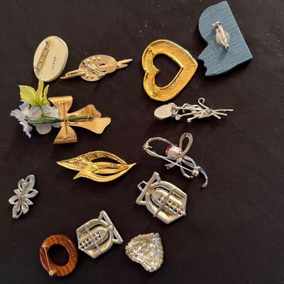Napier & More Brooches, Inc. Sets, Heide Daus Watch, Xmas Plus Much More (B3-RG)