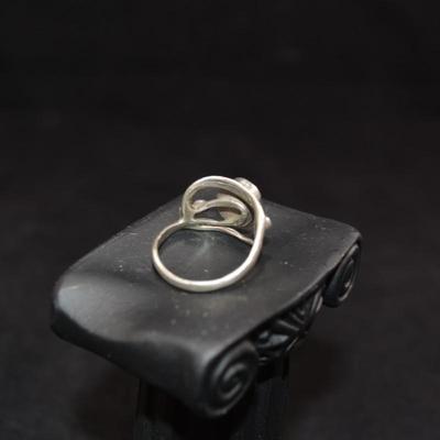 925 Sterling Ring with Malachite Size 7, 3.8g