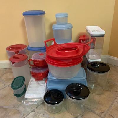 Rubbermaid Containers and More! (K-KW)