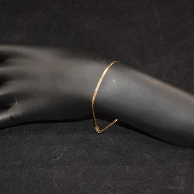 14k Gold Herringbone Bracelet 8â€, 0.6g