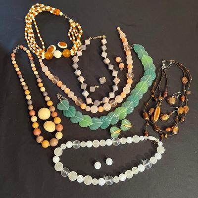 Huge Assortment of Beaded Necklaces, Bracelets & Earrings Inc. Jewelry Sets (B3-RG)