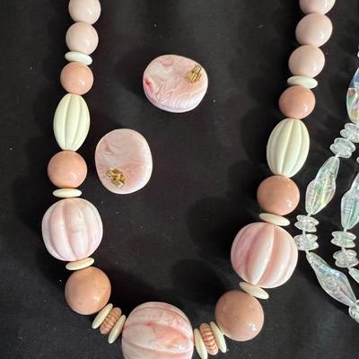 Huge Assortment of Beaded Necklaces, Bracelets & Earrings Inc. Jewelry Sets (B3-RG)