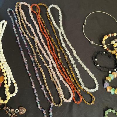 Huge Assortment of Beaded Necklaces, Bracelets & Earrings Inc. Jewelry Sets (B3-RG)