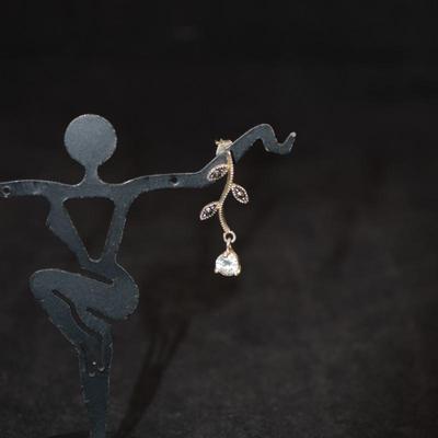 925 Sterling Silver w/ Marcasite & Quartz Floral Earrings 2.7g