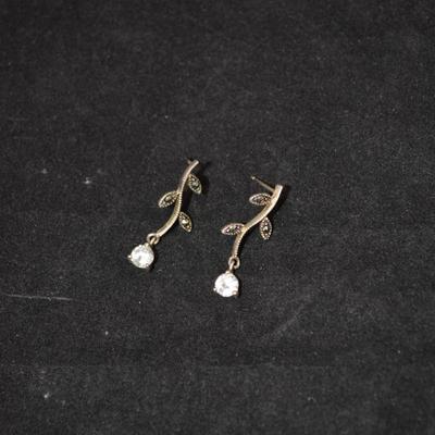 925 Sterling Silver w/ Marcasite & Quartz Floral Earrings 2.7g