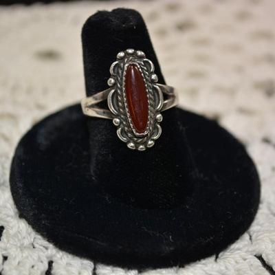 Stunning Vintage 925 Sterling Silver w/ Carnelian Ring Size 8, 3.9g