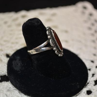 Stunning Vintage 925 Sterling Silver w/ Carnelian Ring Size 8, 3.9g