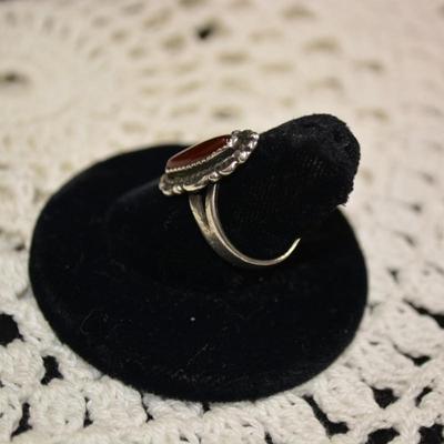 Stunning Vintage 925 Sterling Silver w/ Carnelian Ring Size 8, 3.9g