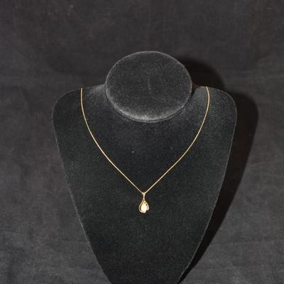 14k Gold Chain w/ 14k Gold & Opal Pendant 24â€, 1.9g