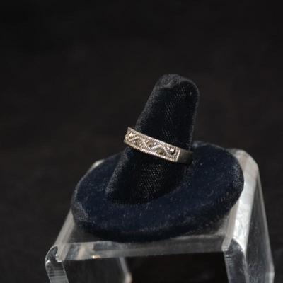 925 Sterling Silver & Marcasite Band Size 8.5, 3.1g