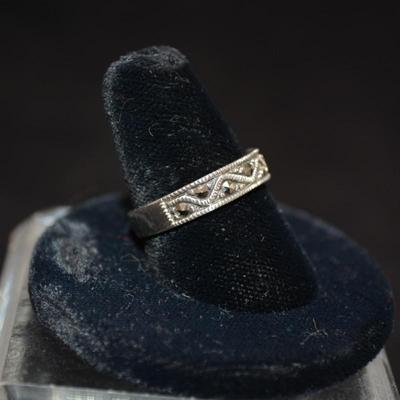 925 Sterling Silver & Marcasite Band Size 8.5, 3.1g