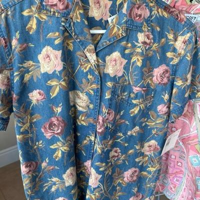 Lot 405 Ladies clothing