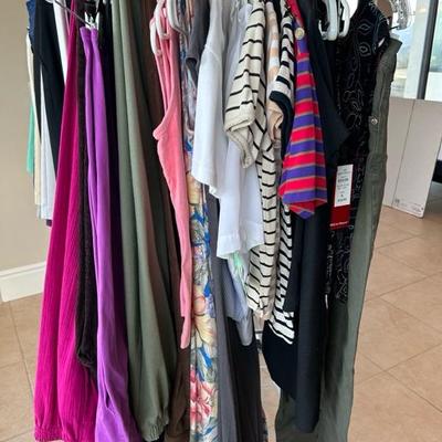 Lot 412 Ladies clothing