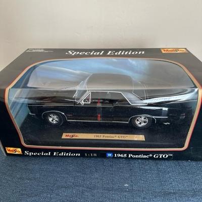 Lot 471 Maisto 1:18 scale die cast car