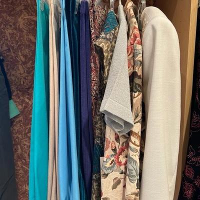 Lot 413 Ladies clothing