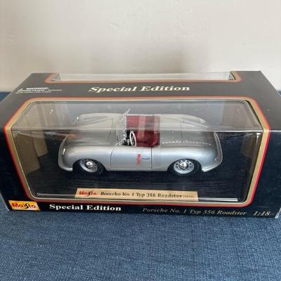 Lot 477 Maisto 1:18 scale die cast car