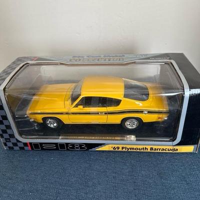 Lot 486 Diecast metal collection diecast car 1/18 scale
