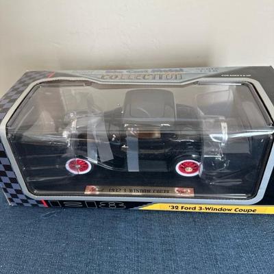 Lot 492 Diecast metal collection diecast car 1/18 scale