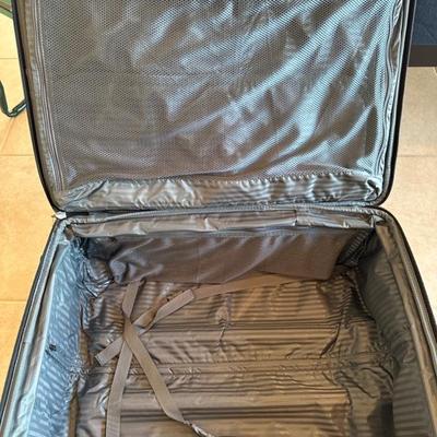 Lot 416 Large Luggage