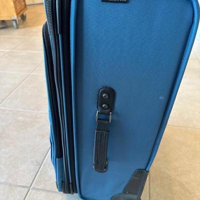 Lot 416 Large Luggage