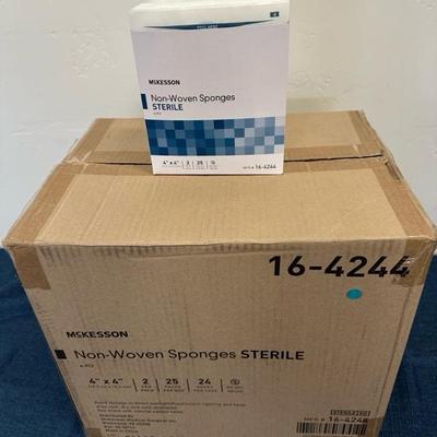 Lot 494, 500 non-woven sterile, sponges