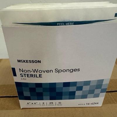 Lot 494, 500 non-woven sterile, sponges