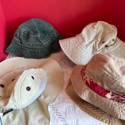 Lot 420 Variety of hats