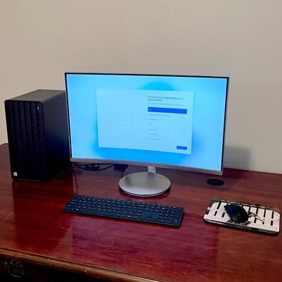 SAMSUNG / HP ~ 27â€ Curved Monitor & Computer Tower