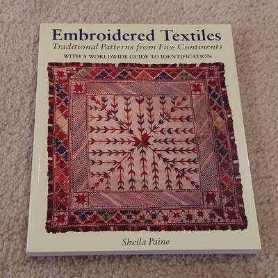 Books on International Arts, Crafts, Architecture and more (BS-BBL)