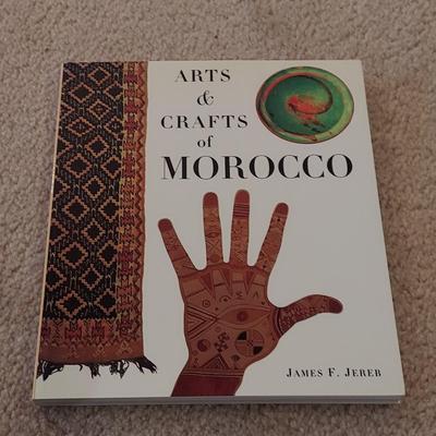 Books on International Arts, Crafts, Architecture and more (BS-BBL)