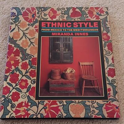 Books on International Arts, Crafts, Architecture and more (BS-BBL)