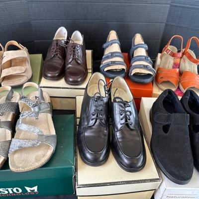 Lot 519 Variety of Ladies Shoes