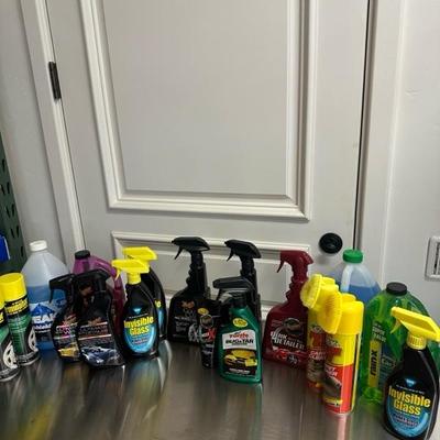 Lot 541 Car cleaning supplies