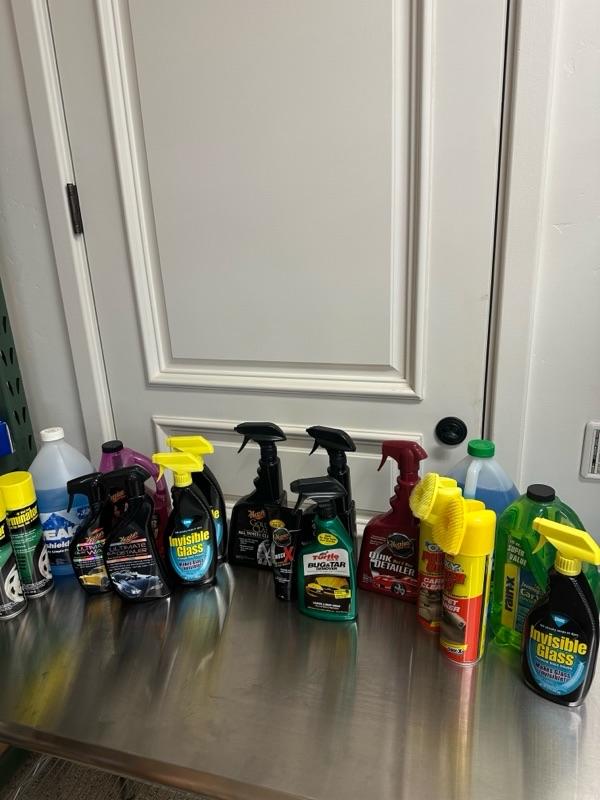 Lot 541 Car cleaning supplies