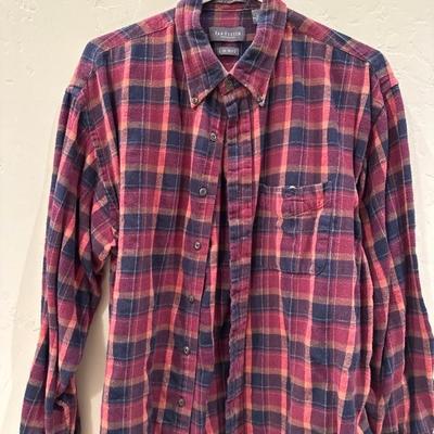 Lot 571 Variety of men’s shirts / button up Sweaters