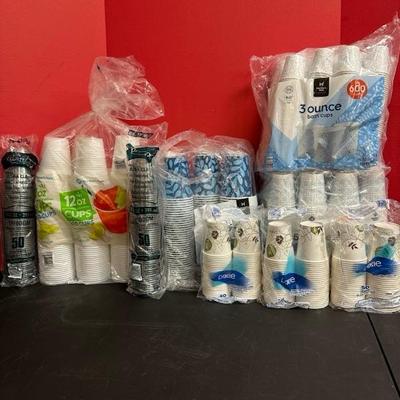 Lot 544 various sizes disposable cups