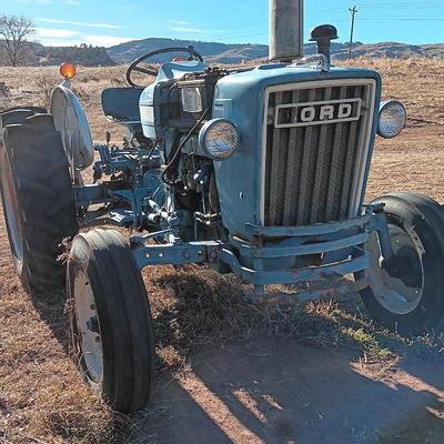 Running Ford 2600 Tractor