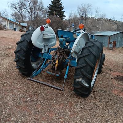 Running Ford 2600 Tractor
