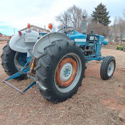 Running Ford 2600 Tractor