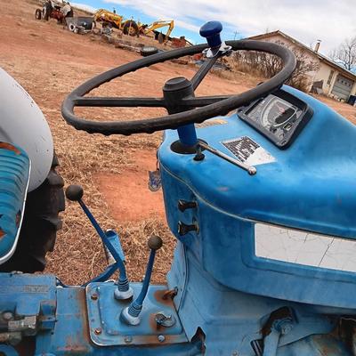 Running Ford 2600 Tractor
