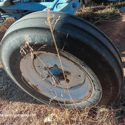 Running Ford 2600 Tractor