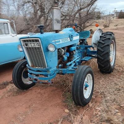 Running Ford 2600 Tractor