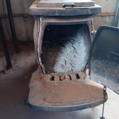 Antique wood burning stove Champion No. 136 Wehrle Co.
