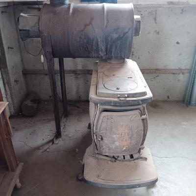Antique wood burning stove Champion No. 136 Wehrle Co.