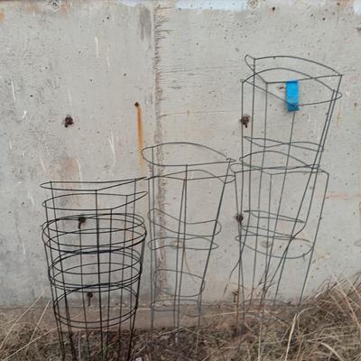 Several tomato / garden plant cages