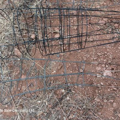 Several tomato / garden plant cages