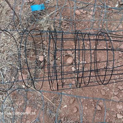 Several tomato / garden plant cages